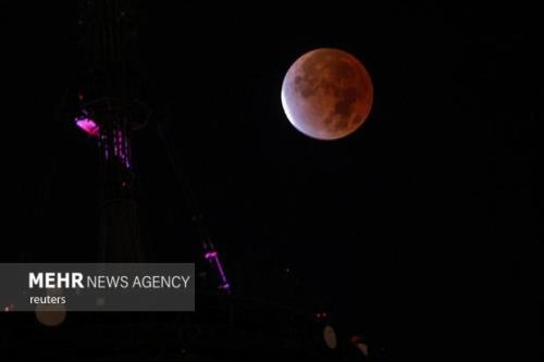 آتشفشان های باستانی آب ماه را تامین کرده اند!