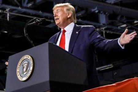 ترامپ خطر انتشار ویروس كرونا را جدی نمی گیرد